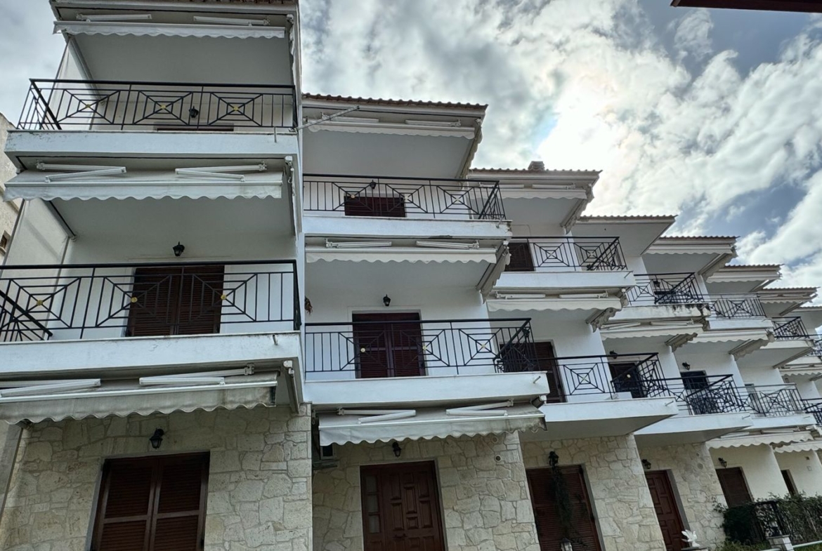 kuce na prodaju u grckoj hn