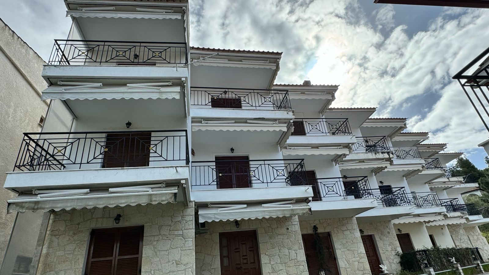 kuce na prodaju u grckoj hn