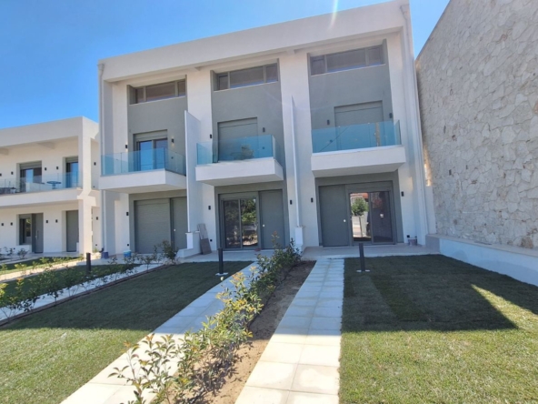 KUCE NA PRODAJU U GRCKOJ HN