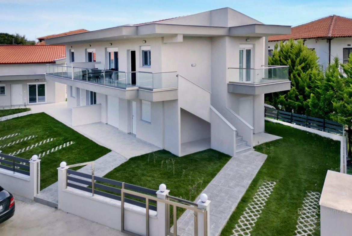 kuce na prodaju u grckoj hn