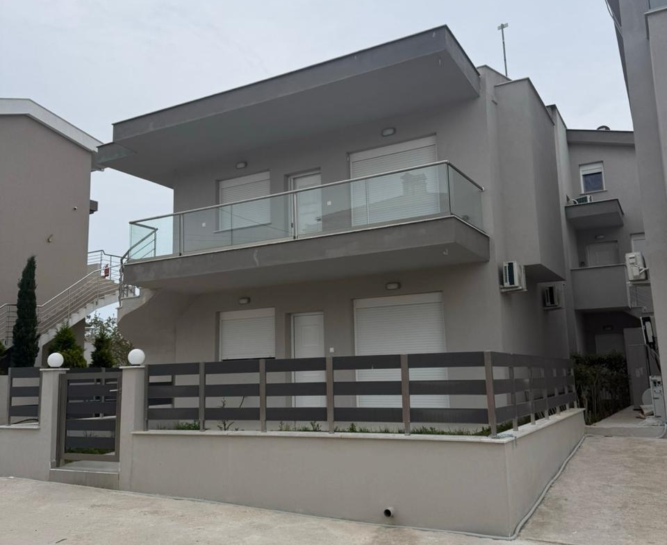 stanovi na prodaju u grckoj hn